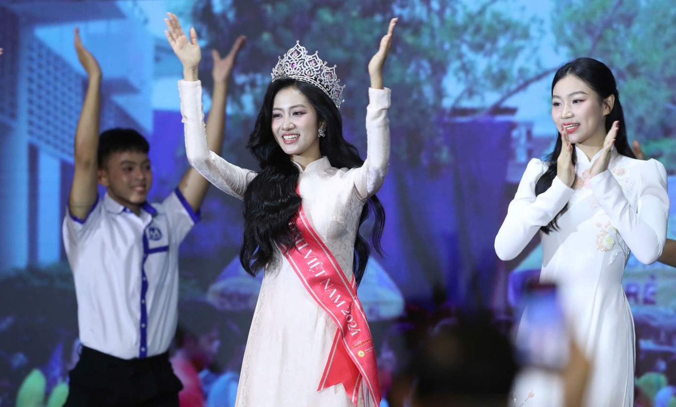 Ca khúc Tự hào UFM do nhạc sĩ Huy Trực sáng tác và phối khí nhân dịp kỷ niệm 40 năm ngày thành lập Trường Đại học Tài chính - Marketing. Ca khúc này được chọn làm ca khúc chính thức của trường. Ca khúc Tự hào UFM do nhạc sĩ Huy Trực sáng tác và phối khí nhân dịp kỷ niệm 40 năm ngày thành lập Trường Đại học Tài chính - Marketing. Ca khúc này được chọn làm ca khúc chính thức của trường.