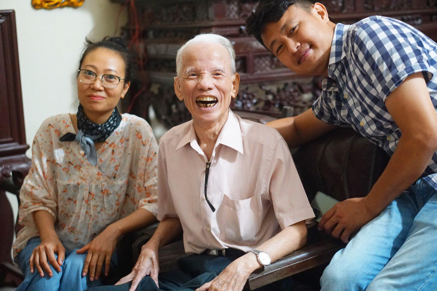 Đạo diễn Nguyễn Khắc Lợi cùng các học trò. Đạo diễn Nguyễn Khắc Lợi cùng các học trò.