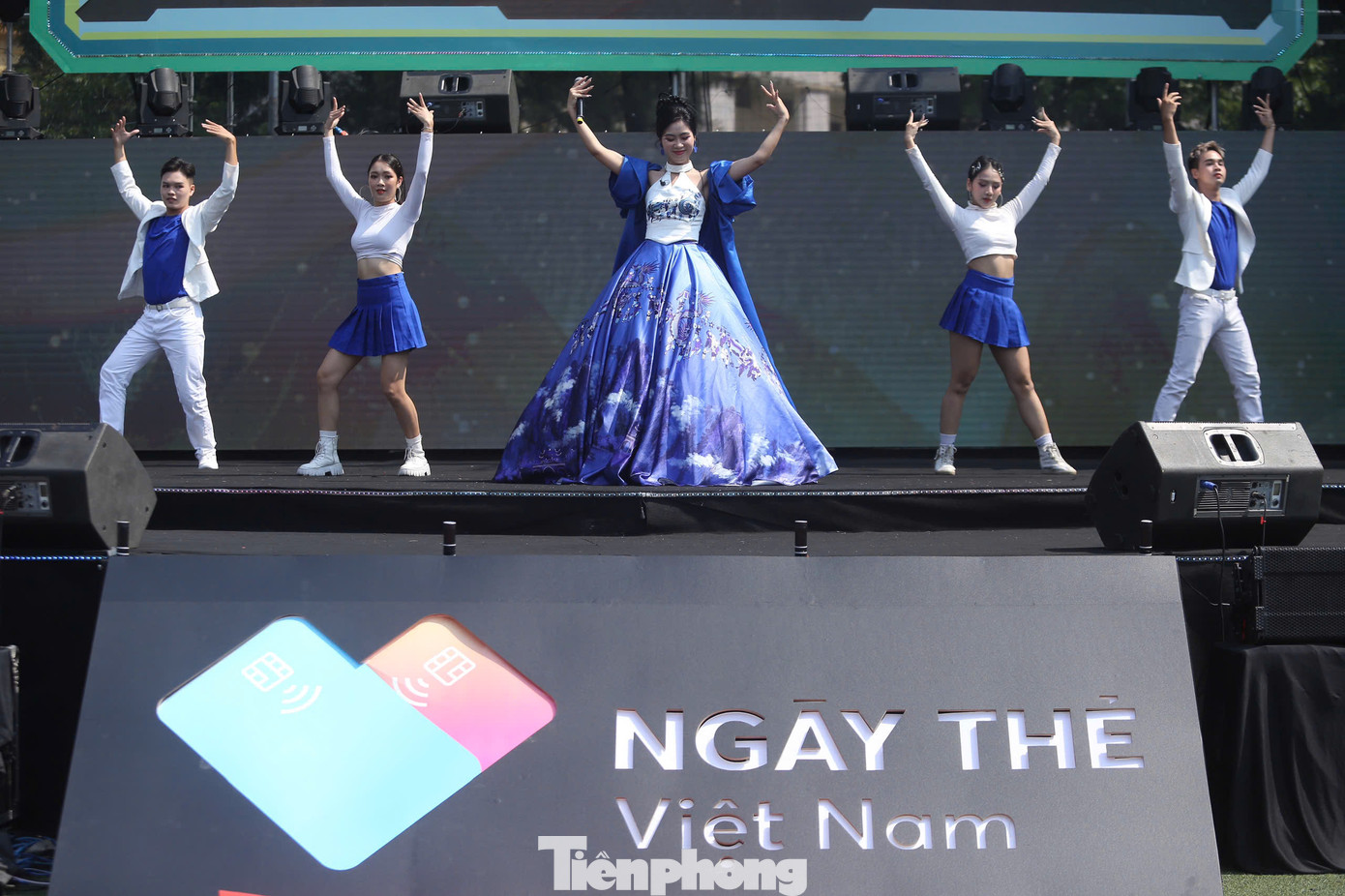 Ngày Thẻ Việt Nam 2024 - Sóng Festival chào đón sự xuất hiện của ca sĩ Hà Myo trong sự kiện sáng 5/10. Hà Myo là gương mặt quen thuộc của Ngày Thẻ Việt Nam.