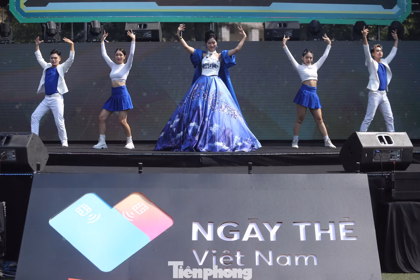 Ngày Thẻ Việt Nam 2024 - Sóng Festival chào đón sự xuất hiện của ca sĩ Hà Myo trong sự kiện sáng 5/10. Hà Myo là gương mặt quen thuộc của Ngày Thẻ Việt Nam.