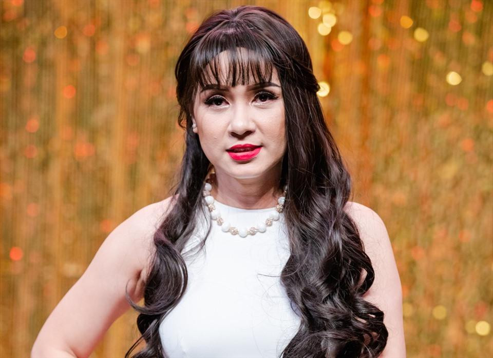 Việt Trinh làm mẹ đơn thân ở tuổi ngoài 40.