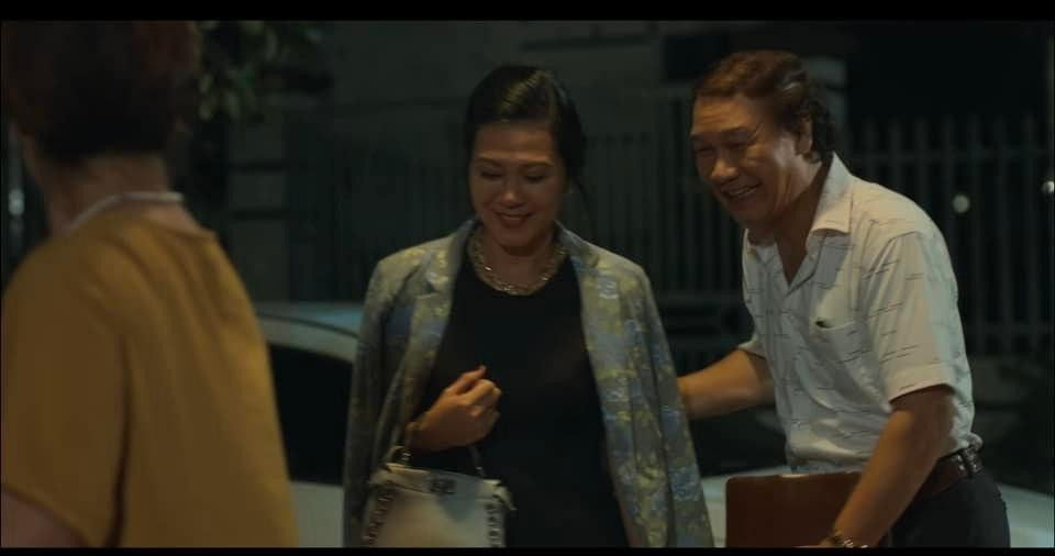 Đinh Y Nhung và NSND Nguyễn Hải đóng vai vợ-chồng trong Bão ngầm.