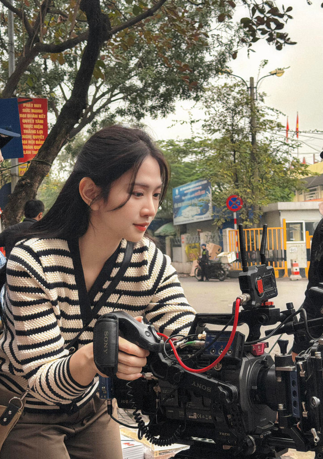 Nhân vật nữ chính là sinh viên mới ra trường. Nhân vật nữ chính là sinh viên mới ra trường.