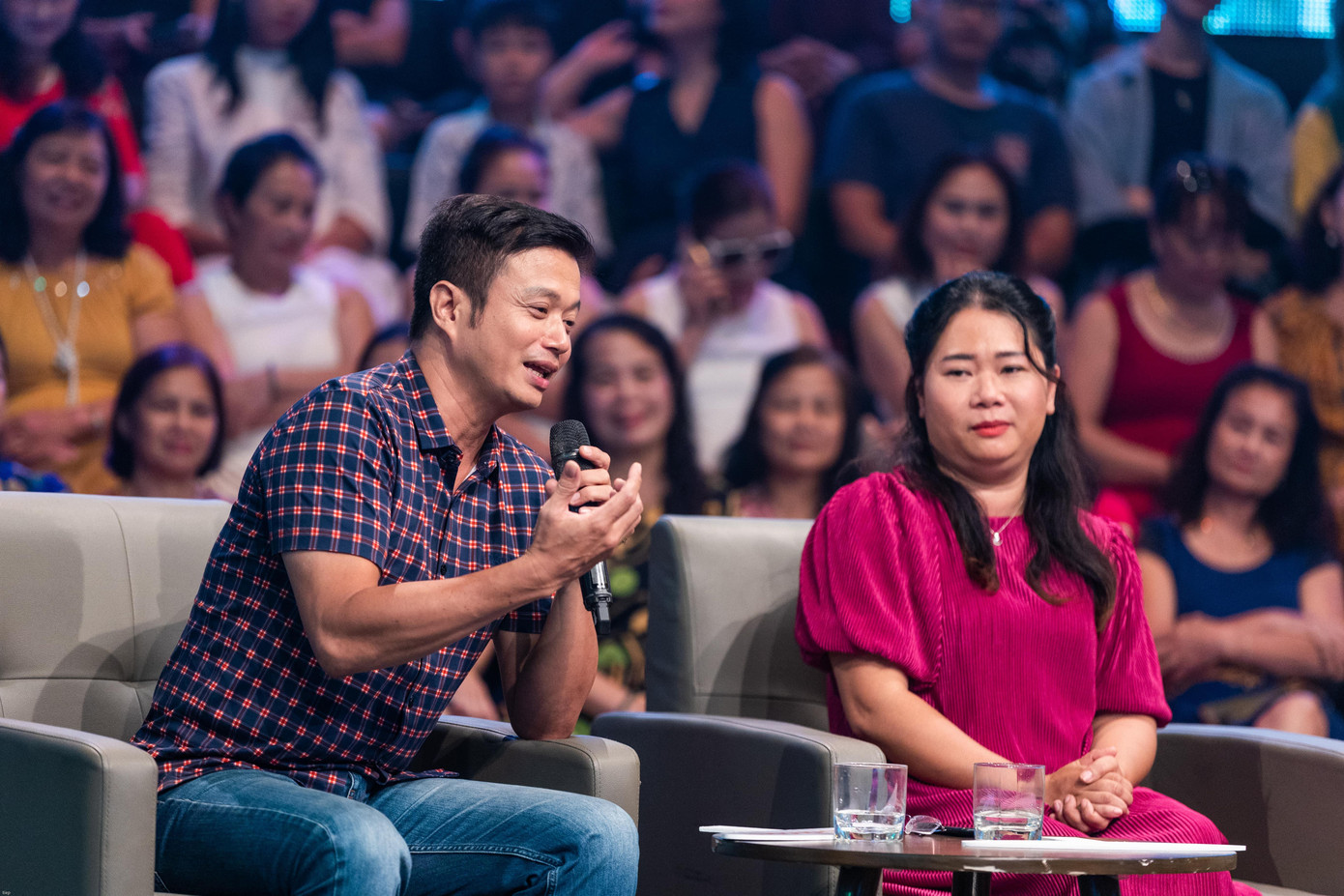 Nghệ sĩ Bá Anh nhận mình "mù" công nghệ. Nghệ sĩ Bá Anh nhận mình "mù" công nghệ.