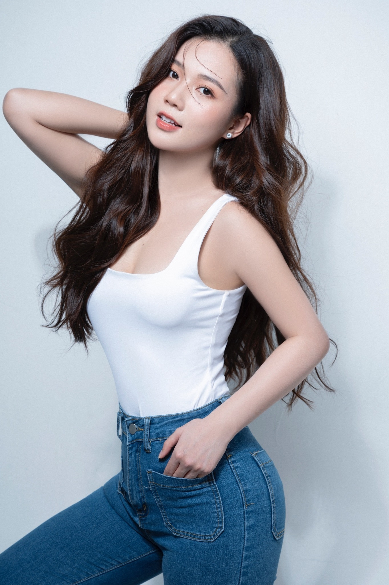 Phạm Ngọc Anh thường chia sẻ hình ảnh diện trang phục bó, khoe trọn ba vòng gợi cảm. Ngoài công việc diễn xuất, cô thử sức kinh doanh ở lĩnh vực thời trang. Nữ diễn viên từng chia sẻ cô không đam mê làm đẹp, nhưng ý thức phải giữ gìn hình ảnh. Phạm Ngọc Anh thường chia sẻ hình ảnh diện trang phục bó, khoe trọn ba vòng gợi cảm. Ngoài công việc diễn xuất, cô thử sức kinh doanh ở lĩnh vực thời trang. Nữ diễn viên từng chia sẻ cô không đam mê làm đẹp, nhưng ý thức phải giữ gìn hình ảnh.