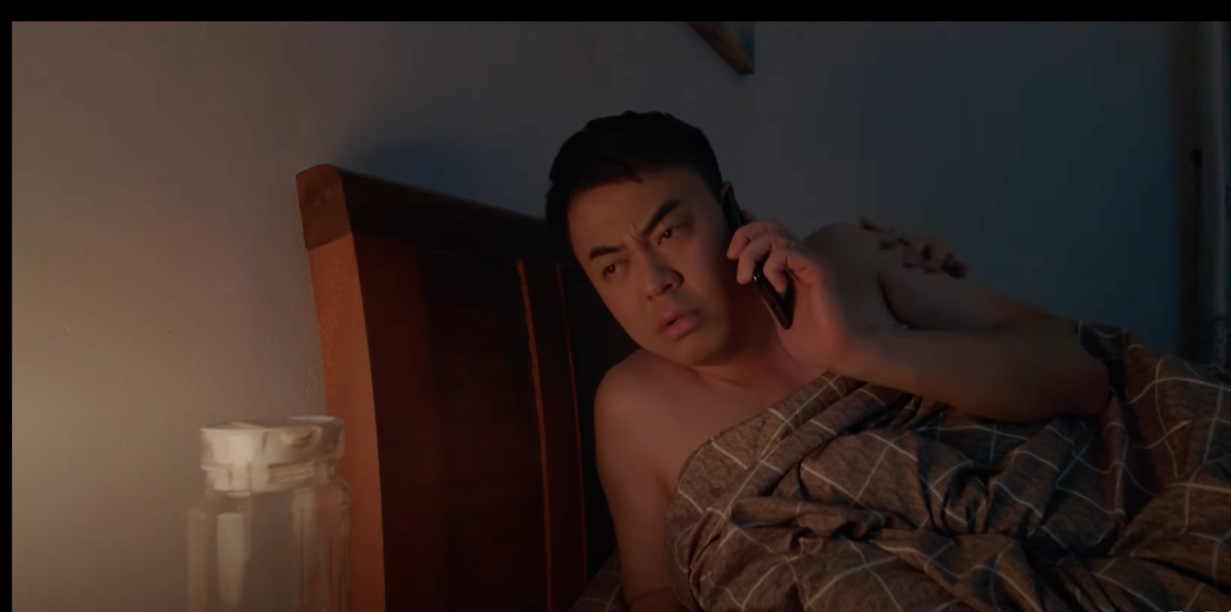 Phút giây mặn nồng chấm dứt khi Tuệ biết tin anh trai sắp trở về. Phút giây mặn nồng chấm dứt khi Tuệ biết tin anh trai sắp trở về.