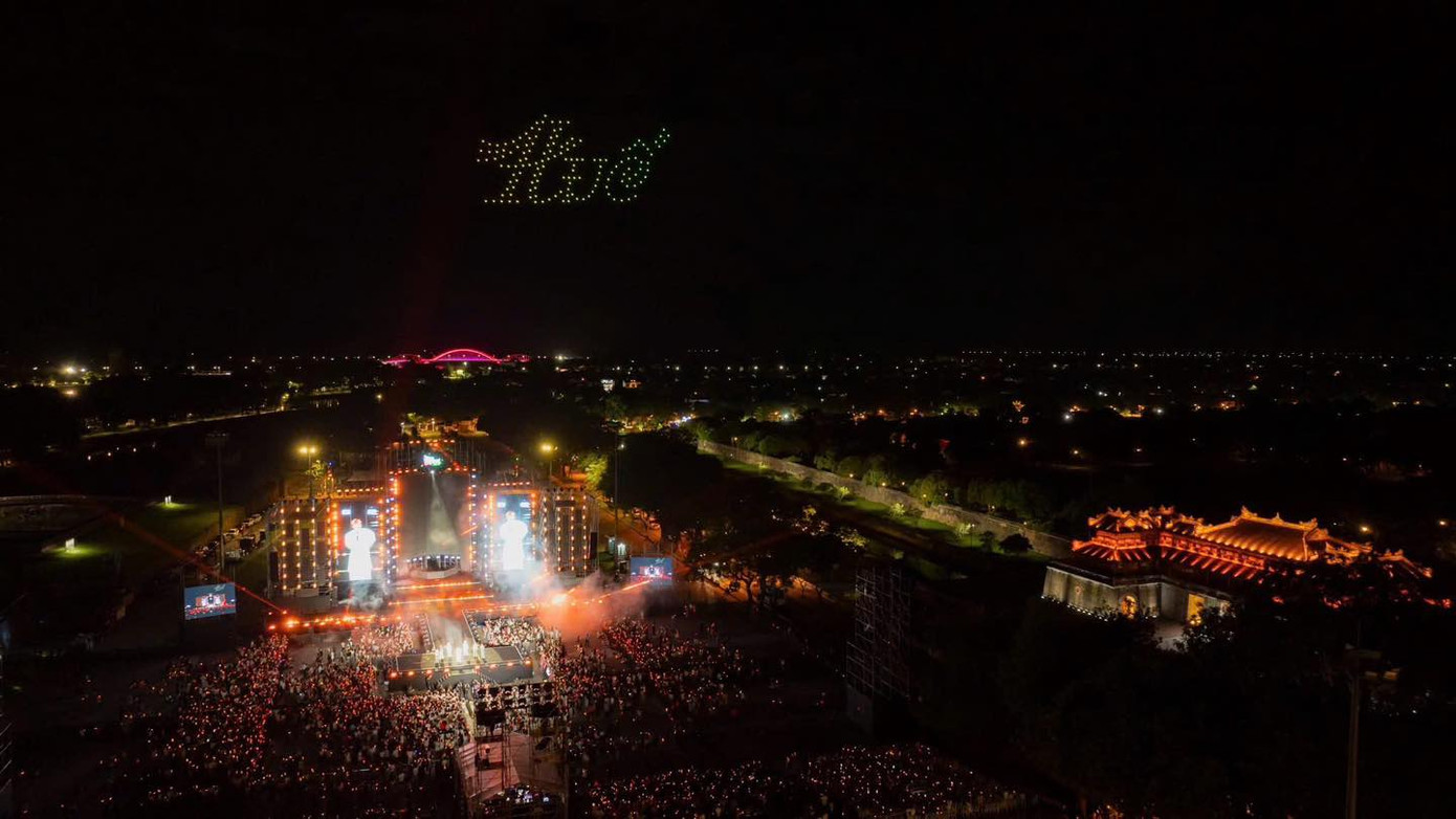 Huế Mega Booming - Huế 2025 được xem là sự kiện trọng điểm của Năm du lịch quốc gia - Huế 2025. Đây là cột mốc xác lập tiêu chuẩn mới cho các sự kiện âm nhạc tại cố đô - nơi âm nhạc, di sản và đổi mới cùng tồn tại trong một không gian đậm bản sắc.