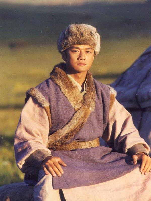 Lý Á Bằng phong độ, ngạo nghễ một thời. Lý Á Bằng phong độ, ngạo nghễ một thời.