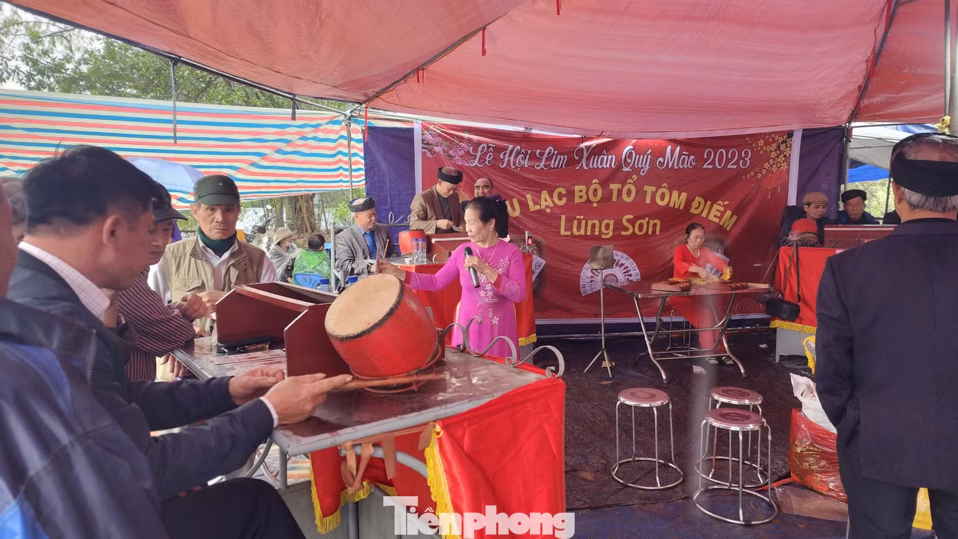 Không gian tổ chức Tổ tôm điếm ở hội Lim. Ảnh: TRỌNG QUÂN.