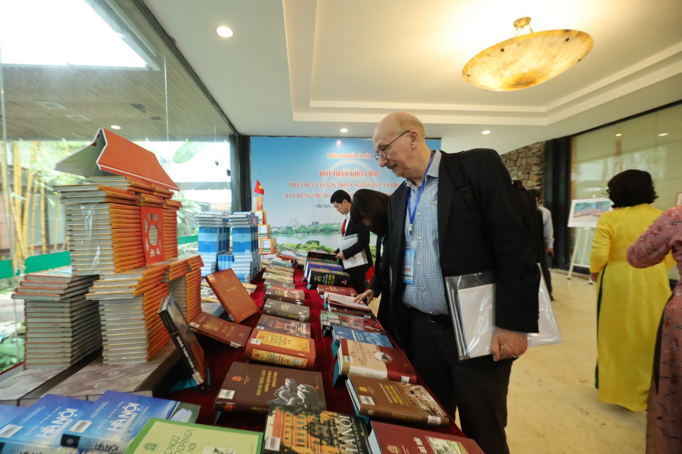 Các hoạt động trưng bày, triển lãm tại Hội thảo nhằm tuyên truyền, tạo sự thống nhất trong nhận thức đối với cán bộ, đảng viên và nhân dân thủ đô về vị trí, vai trò đặc biệt quan trọng của văn hóa, góp phần cung cấp tài liệu cho các quản lý, nhà khoa học, nhà nghiên cứu… có thêm các góc nhìn đa chiều để đưa ra những ý kiến tâm huyết, đóng góp hiệu quả, đề xuất chính sách giải pháp mang tính sáng tạo, đổi mới trong triển khai, thực hiện Nghị quyết số 15-NQ/TW của Bộ Chính trị về phương hướng, nhiệm vụ phát triển thủ đô Hà Nội đến năm 2030, tầm nhìn đến năm 2045, Nghị quyết số 09-NQ/TU của Thành ủy Hà Nội về việc phát triển công nghiệp văn hóa trên địa bàn thủ đô giai đoạn 2021-2025, định hướng đến năm 2030, tầm nhìn đến năm 2045.