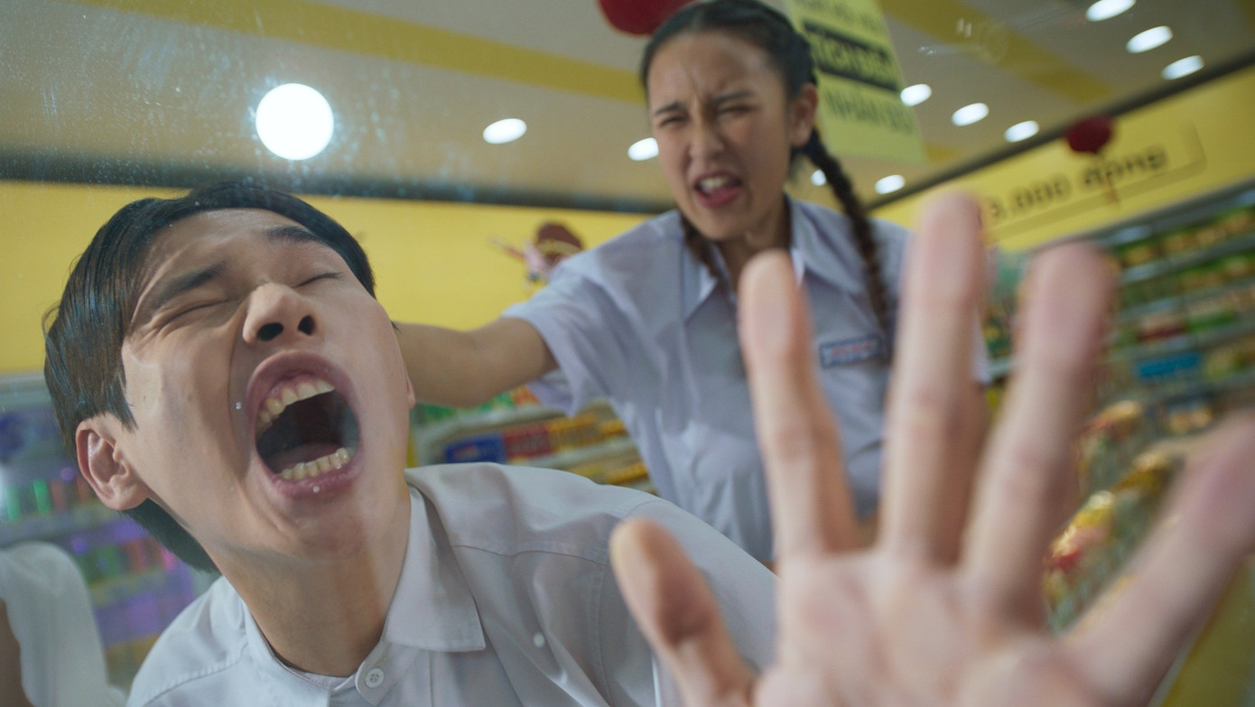 Phim lạm dụng hài hình thể.