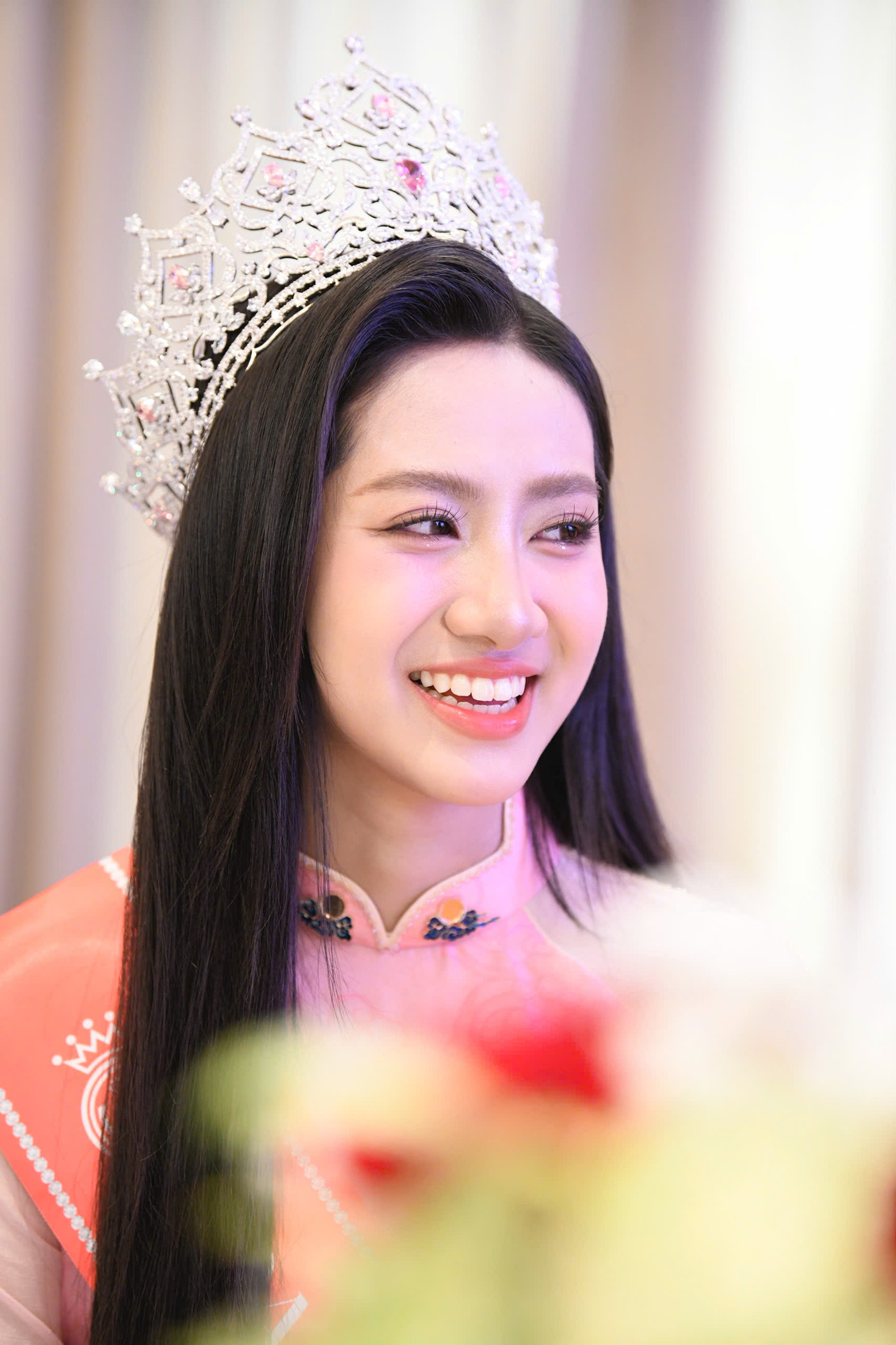 Hà Trúc Linh sinh năm 2004, đến từ Phú Yên. Trúc Linh sở hữu chiều cao 1,71 m, số đo ba vòng 75-61-92 cm. Cô là Hoa khôi Đại học Tài chính - Marketing 2023. Hà Trúc Linh sinh năm 2004, đến từ Phú Yên. Trúc Linh sở hữu chiều cao 1,71 m, số đo ba vòng 75-61-92 cm. Cô là Hoa khôi Đại học Tài chính - Marketing 2023.