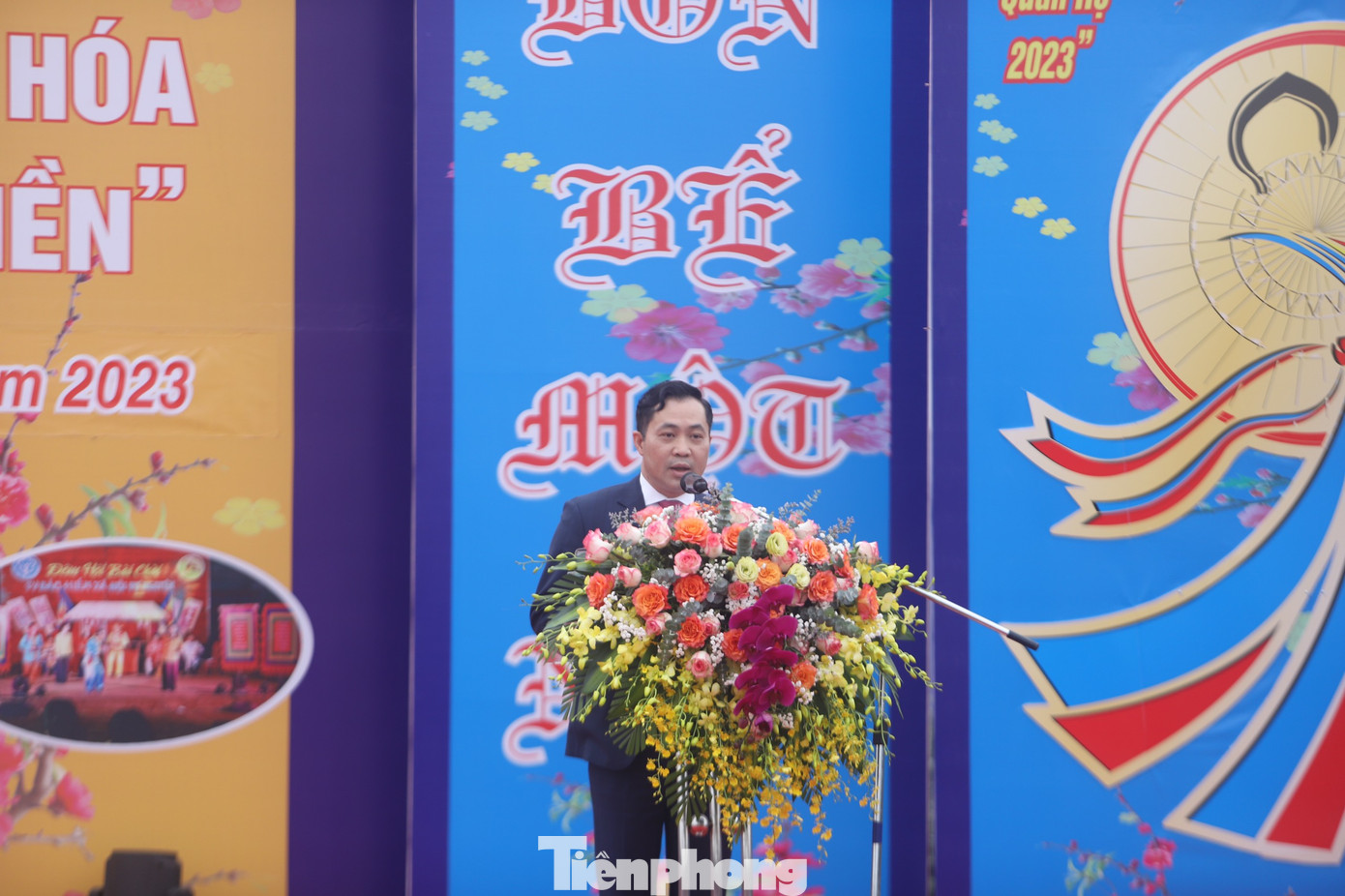 Ông Trịnh Hữu Hùng - Giám đốc Sở Văn hóa, Thể thao và Du lịch Bắc Ninh - cho biết festival Về miền quan họ 2023 là một trong những hoạt động nhằm tiếp tục thực hiện cam kết với UNESCO về bảo tồn và phát huy giá trị Di sản văn hóa phi vật thể đại diện của nhân loại Dân ca Quan họ Bắc Ninh. Ảnh: TRỌNG TÀI.