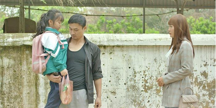 Ngay sau "Hương vị tình thân", Phụng Nghi tiếp tục tham gia một bộ phim "giờ vàng" mang tên "Mùa hoa tìm lại". Trong bộ phim lần này, cô bé lần đầu đóng chung với diễn viên Thanh Hương, Duy Hưng,... Ngay sau "Hương vị tình thân", Phụng Nghi tiếp tục tham gia một bộ phim "giờ vàng" mang tên "Mùa hoa tìm lại". Trong bộ phim lần này, cô bé lần đầu đóng chung với diễn viên Thanh Hương, Duy Hưng,...