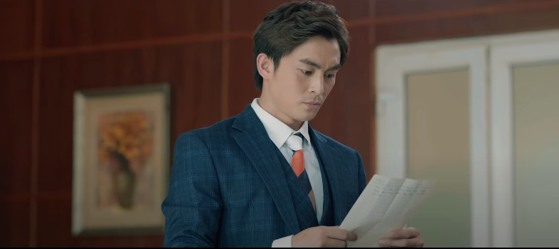 Gia An đọc được bức thư ông Kình để lại. Ảnh: CMH. Gia An đọc được bức thư ông Kình để lại. Ảnh: CMH.