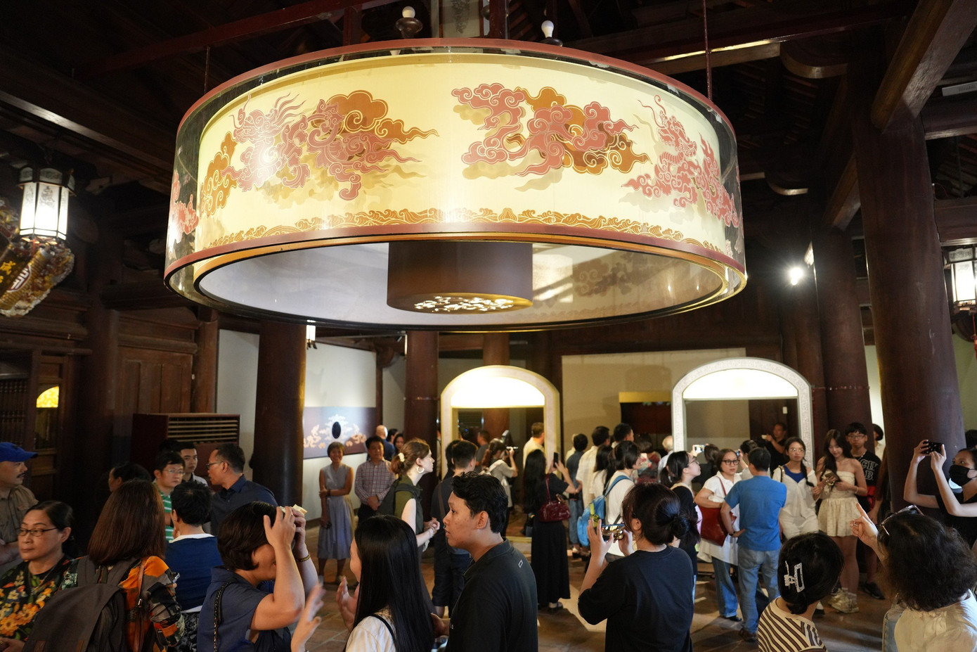 Định hình xuyên suốt các giai đoạn, rồng là hình tượng đa nghĩa và dành cho giới vương giả. Định hình xuyên suốt các giai đoạn, rồng là hình tượng đa nghĩa và dành cho giới vương giả.