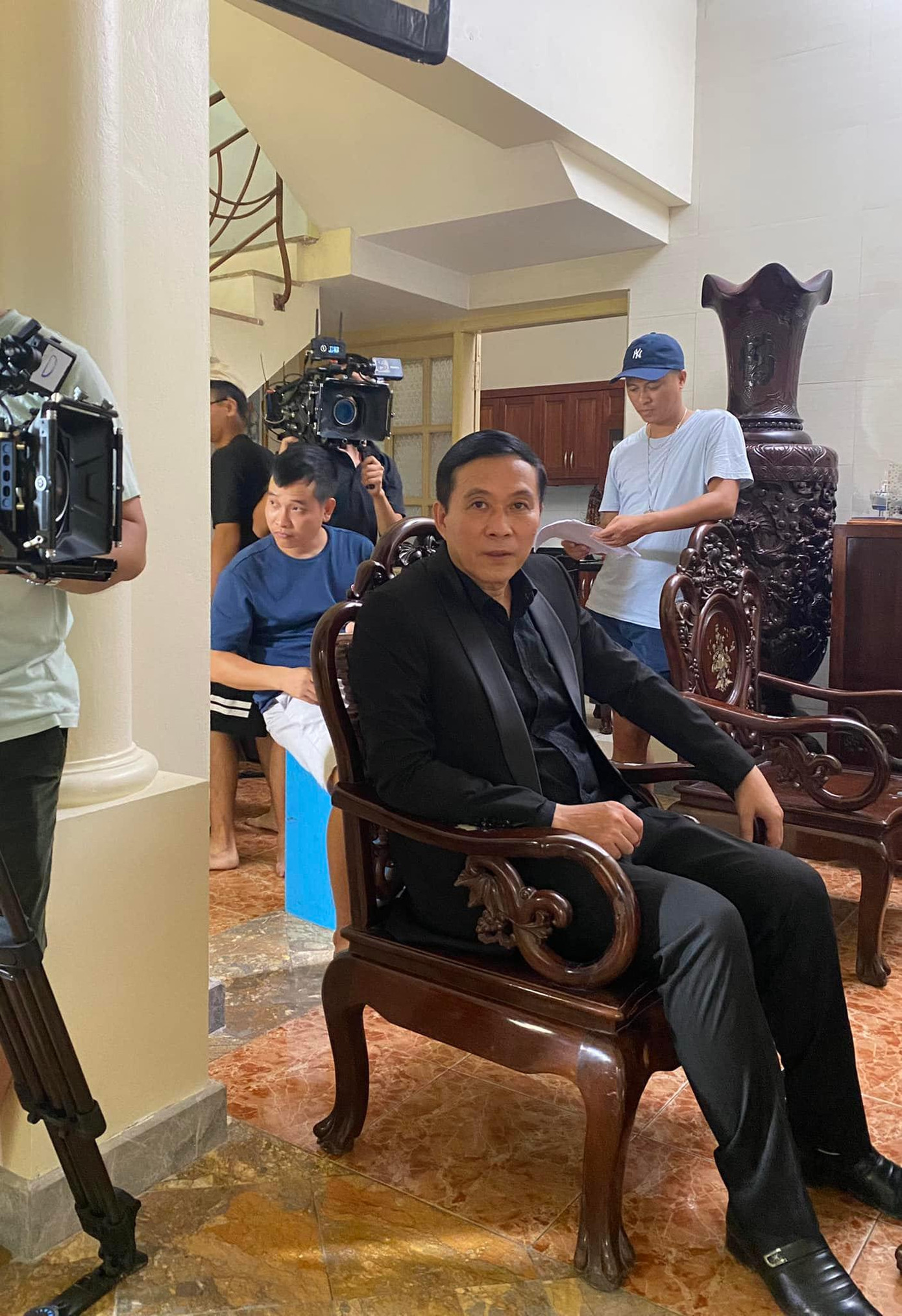 Hình ảnh hậu trường được NSƯT Đỗ Kỷ chia sẻ. Hình ảnh hậu trường được NSƯT Đỗ Kỷ chia sẻ.