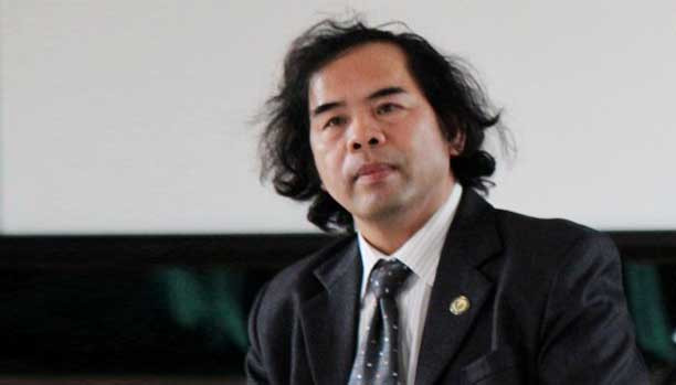 PGS.TS Ngô Văn Giá nêu quan điểm về đề thi gây tranh cãi. PGS.TS Ngô Văn Giá nêu quan điểm về đề thi gây tranh cãi.