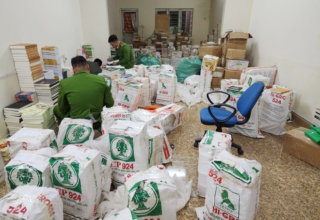 Đường dây sản xuất, buôn bán số lượng lớn các loại sách không có nguồn gốc xuất xứ ở Quốc Oai (Hà Nội) bị triệt phá đầu năm 2023.