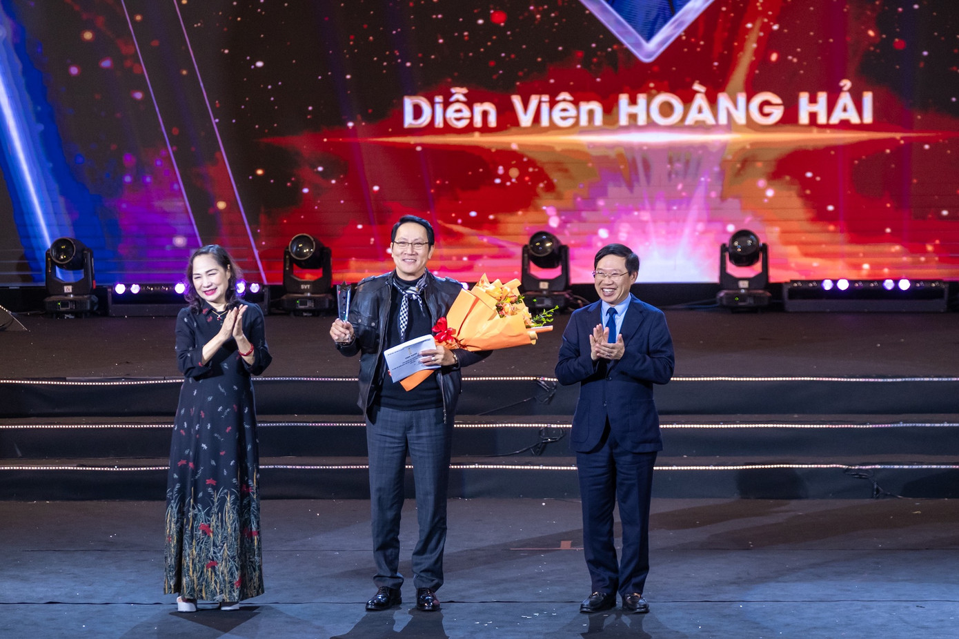 NSƯT Hoàng Hải tỏa sáng nhờ vai nam chính phim Cuộc đời vẫn đẹp sao.