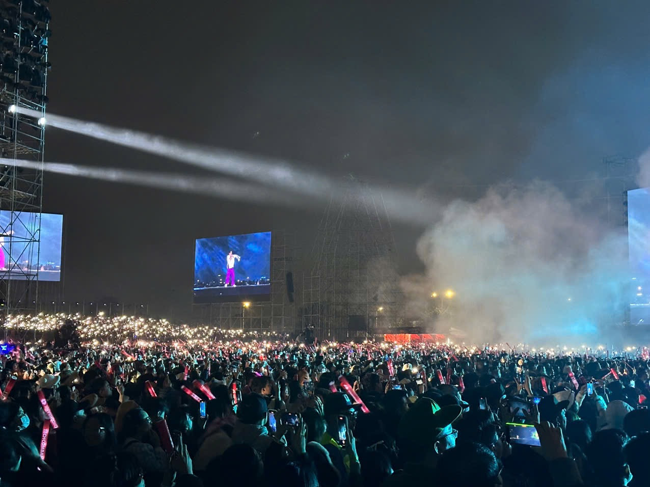 Năm qua, Việt Nam có nhiều concert quy mô lớn.