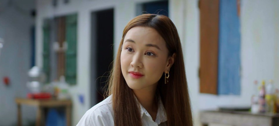 Diễn viên Maya đóng vai phụ, gây chú ý khi vừa xuất hiện ở Mình yêu nhau bình yên thôi.