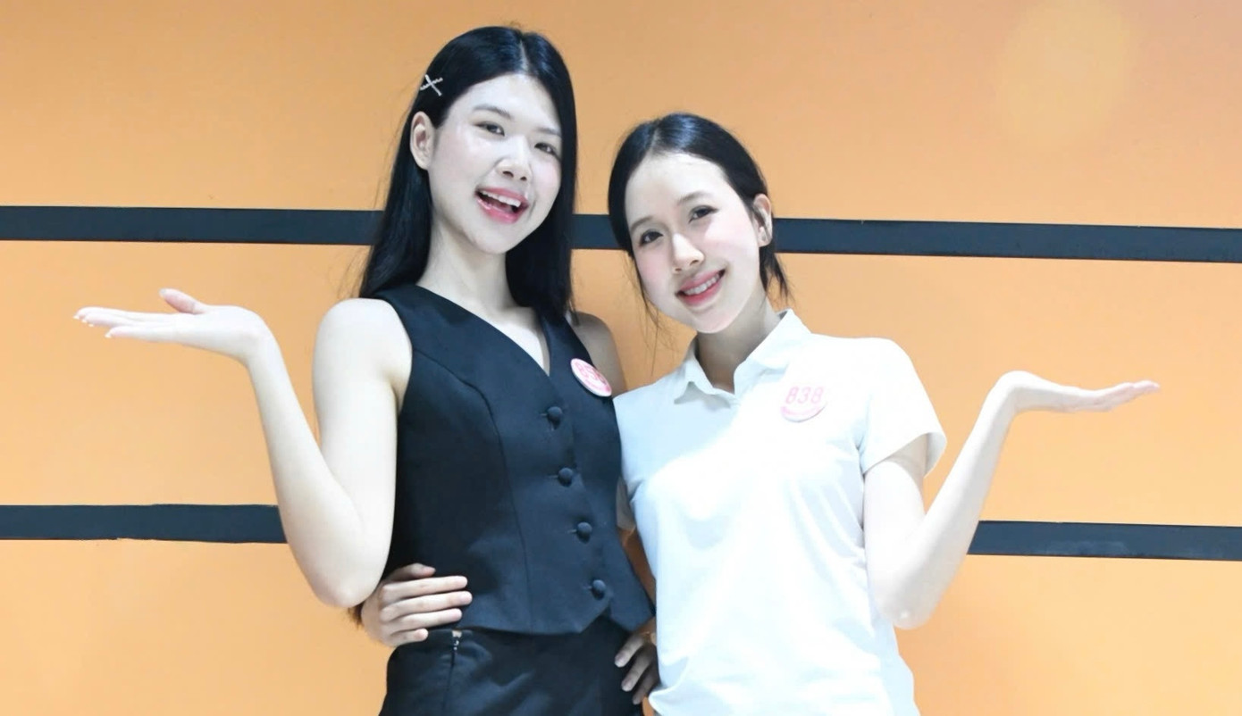 Thí sinh Đinh Hoàng Linh Đan (trái) và Hà Thu Trang (phải) đều sinh năm 2003, là sinh viên Đại học RMIT. Trước Hoa hậu Việt Nam 2024, hai cô gái không quen nhau vì Linh Đan học tại cơ sở TPHCM còn Hà Thu Trang là sinh viên Đại học RMIT cơ sở Hà Nội. Tuy vậy, sau Sơ khảo, hai thí sinh nhanh chóng thân thiết nhờ có nhiều điểm chung.