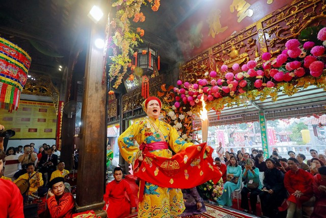 Thực hành Tín ngưỡng thờ Mẫu Tam phủ của người Việt là sự hỗn dung tôn giáo bản địa của người Việt và một số yếu tố của tôn giáo du nhập như Đạo giáo, Phật giáo.