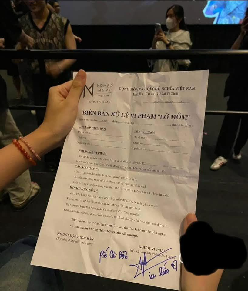 Văn bản xuyên tạc nội dung tiêu ngữ. Văn bản xuyên tạc nội dung tiêu ngữ.