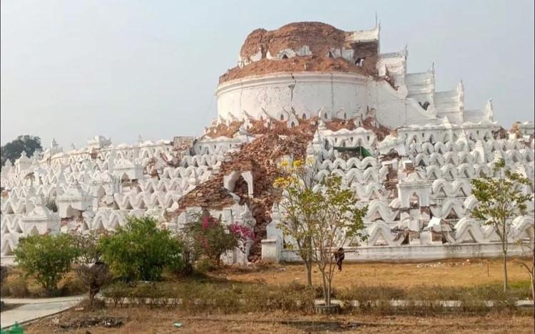 Chùa Hsinbyume trước và sau trận động đất. Đây là một trong những điểm tham quan nổi tiếng nằm gần tâm chấn động đất tại thành phố Mandalay. Chùa Hsinbyume trước và sau trận động đất. Đây là một trong những điểm tham quan nổi tiếng nằm gần tâm chấn động đất tại thành phố Mandalay.