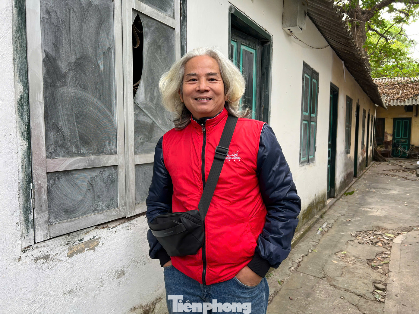 NSƯT Vũ Đình Thân trở lại nơi gắn bó với ông trong những năm hoạt động nghệ thuật.