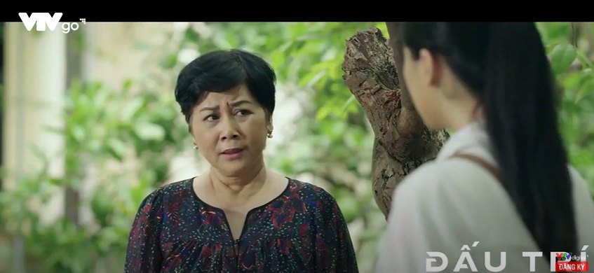 Mẹ Phong nghĩ Quyên là do con trai thuê đến.