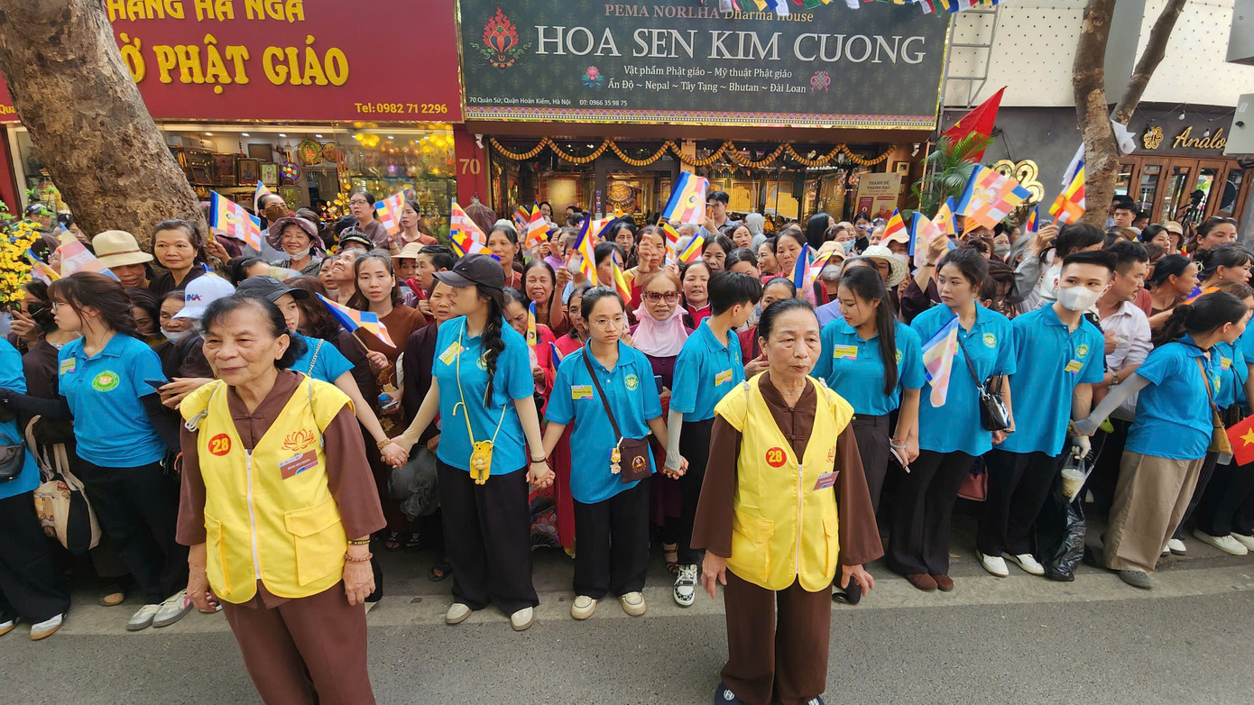 Từ 17-21/5, xá lợi được cung rước về chùa Tam Chúc (Hà Nam) - nơi từng đăng cai Đại lễ Vesak 2019 - trước khi về Ấn Độ. Lễ cầu an, tụng kinh và chiêm bái tại chùa Tam Chúc tổ chức liên tục trong 5 ngày.