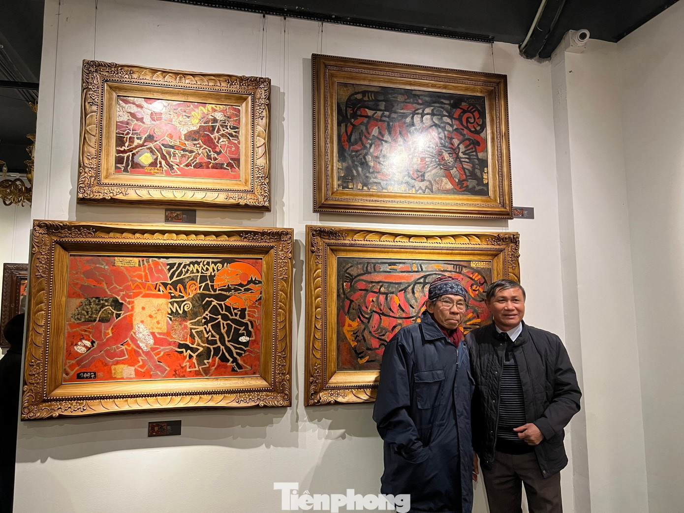 Cố họa sĩ Nguyễn Ngọc Thọ (1925-2016) là tên tuổi nổi tiếng thuộc thế hệ thứ ba của nền mỹ thuật hiện đại Việt Nam, học viên khóa 1 do họa sĩ Tô Ngọc Vân đào tạo. Triển lãm thu hút đông đảo giới mỹ thuật, các nhà sưu tập đến chiêm ngưỡng những tác phẩm nổi bật của họa sĩ Nguyễn Ngọc Thọ.