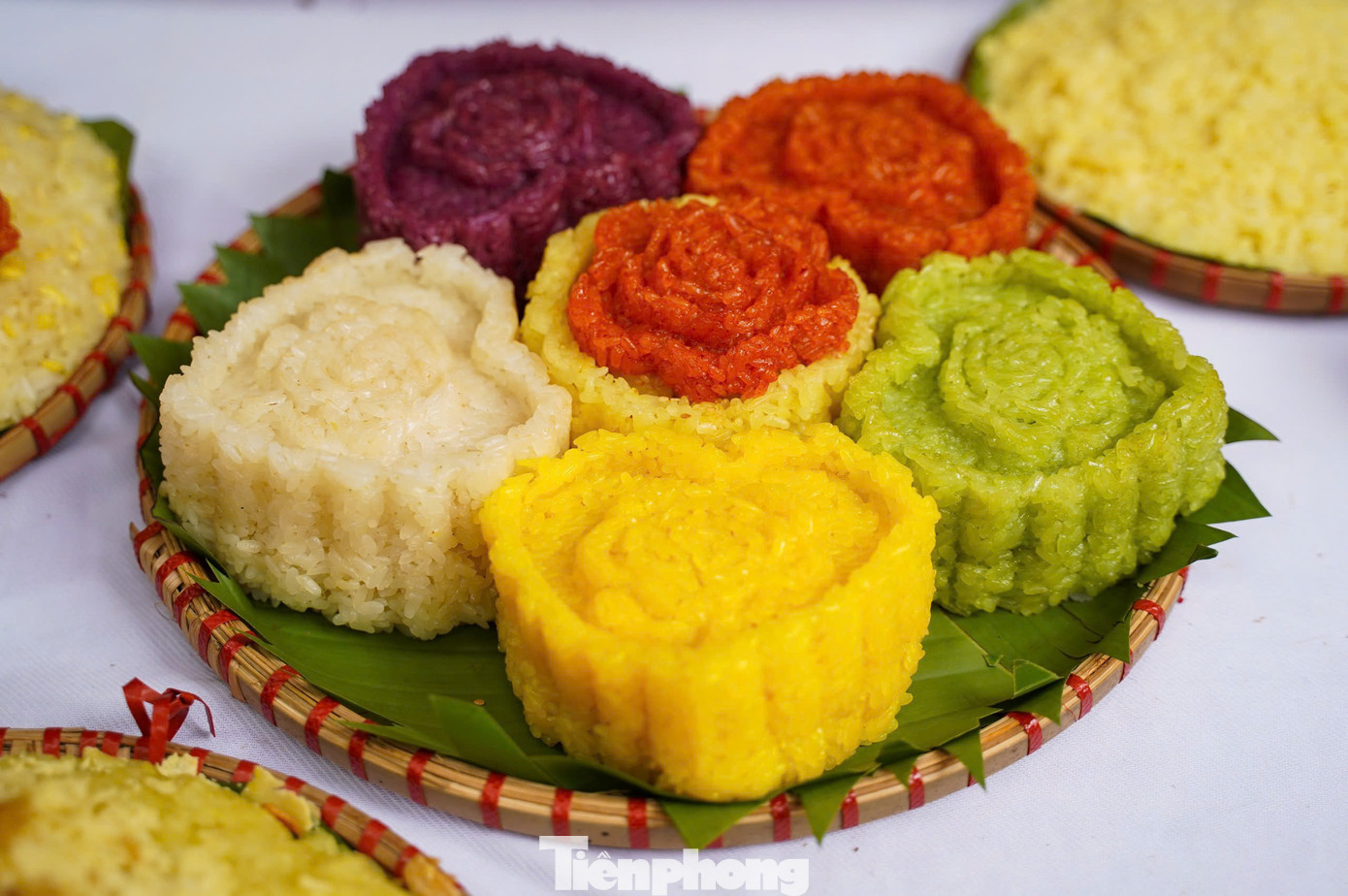 Những mâm xôi có tạo hình độc, lạ ở làng Phú Thượng ảnh 2 Những mâm xôi có tạo hình độc, lạ ở làng Phú Thượng ảnh 2