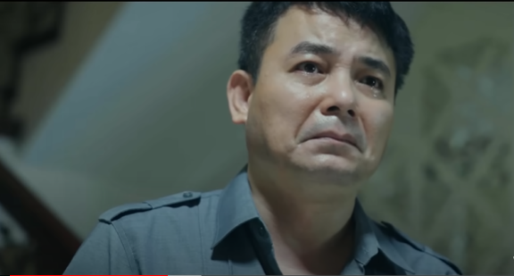 Cuối phim, chủ tịch tỉnh Đông Bình bị bắt. Ảnh: CMH.