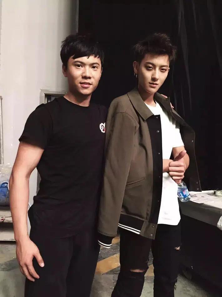 Vương Chấn Uy từng xuất hiện trong MV của Hoàng Tử Thao