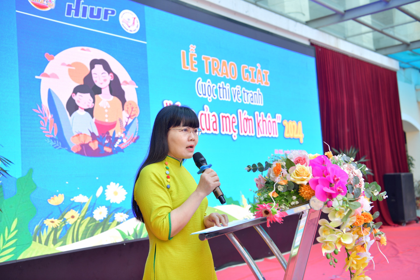 Nhà báo Trần Thị Lan Phương, Phó Tổng biên tập báo Thiếu niên Tiền phong và Nhi đồng, Trưởng ban tổ chức phát biểu tại lễ trao giải. Nhà báo Trần Thị Lan Phương, Phó Tổng biên tập báo Thiếu niên Tiền phong và Nhi đồng, Trưởng ban tổ chức phát biểu tại lễ trao giải.