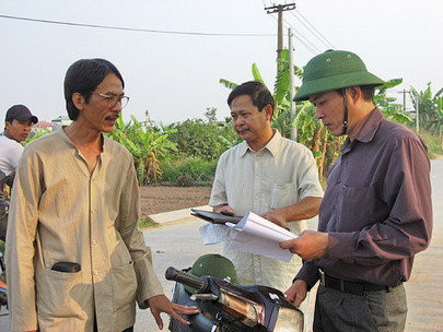 Đề tài nông thôn trên màn ảnh nóng dần lên nhờ những bộ phim của đạo diễn Nguyễn Hữu Phần. Đề tài nông thôn trên màn ảnh nóng dần lên nhờ những bộ phim của đạo diễn Nguyễn Hữu Phần.