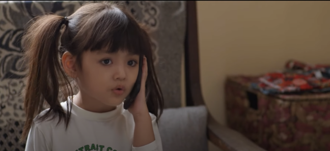 Happy tìm mọi cách làm mẹ vui. Ảnh: CMH. Happy tìm mọi cách làm mẹ vui. Ảnh: CMH.