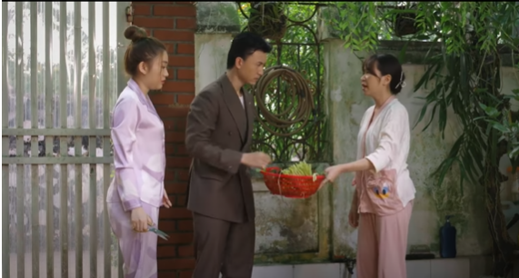 Danh cấm vợ làm việc nhà. Ảnh: CMH. Danh cấm vợ làm việc nhà. Ảnh: CMH.