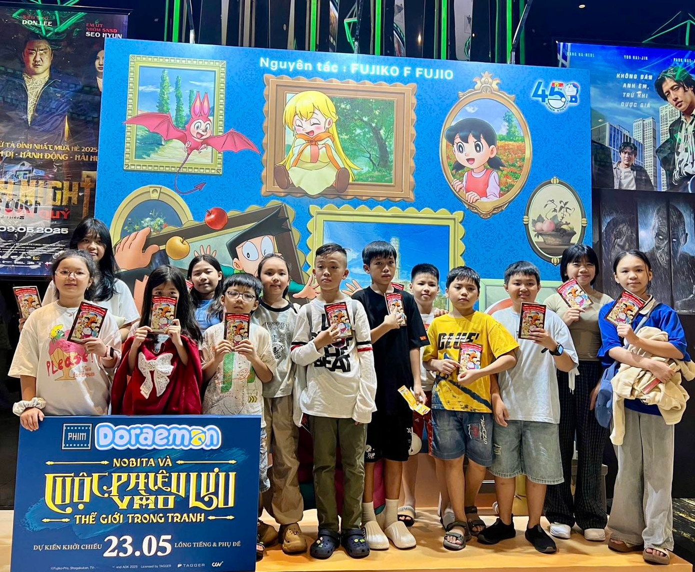 Doraemon: Nobita và cuộc phiêu lưu vào thế giới trong tranh là phần điện ảnh thứ 44 trong loạt phim Doraemon. Doraemon: Nobita và cuộc phiêu lưu vào thế giới trong tranh là phần điện ảnh thứ 44 trong loạt phim Doraemon.