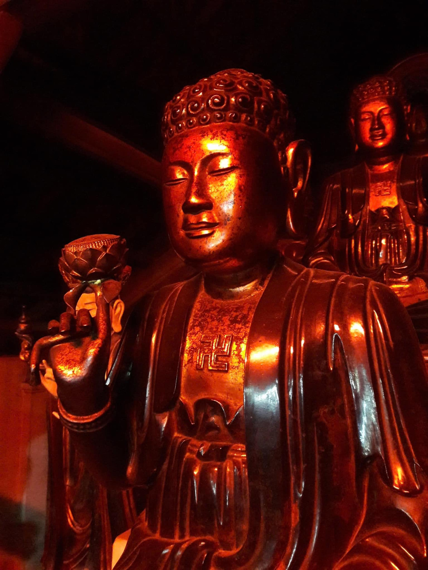 Hệ thống tượng ở chùa Vẽ. Hệ thống tượng ở chùa Vẽ.