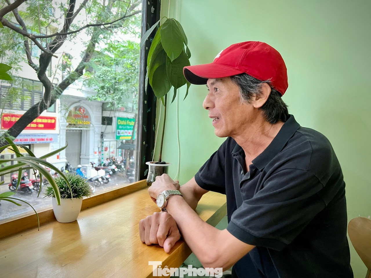 NSND Bùi Bài Bình từng là chủ quán cà phê. Ảnh: Ngọc Ánh. NSND Bùi Bài Bình từng là chủ quán cà phê. Ảnh: Ngọc Ánh.