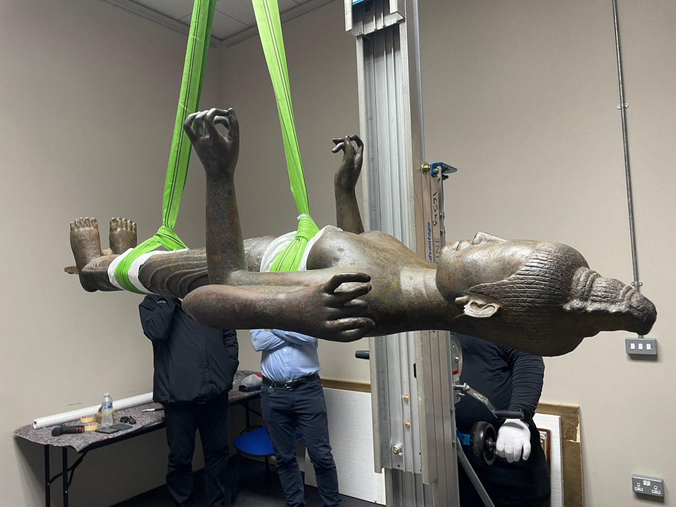 Hiện trạng cổ vật tương đối hoàn chỉnh. Hiện trạng cổ vật tương đối hoàn chỉnh.