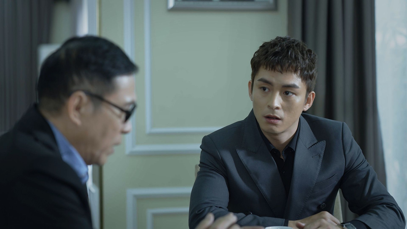 Nam diễn viên cho biết không cố dùng đồ hiệu đắt tiền để lột tả phong thái nhân vật. Nam diễn viên cho biết không cố dùng đồ hiệu đắt tiền để lột tả phong thái nhân vật.