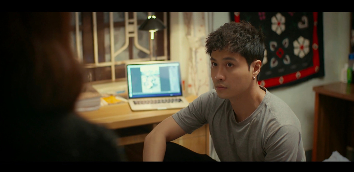 Danh lo lắng khi vợ đi đóng phim. Danh lo lắng khi vợ đi đóng phim.