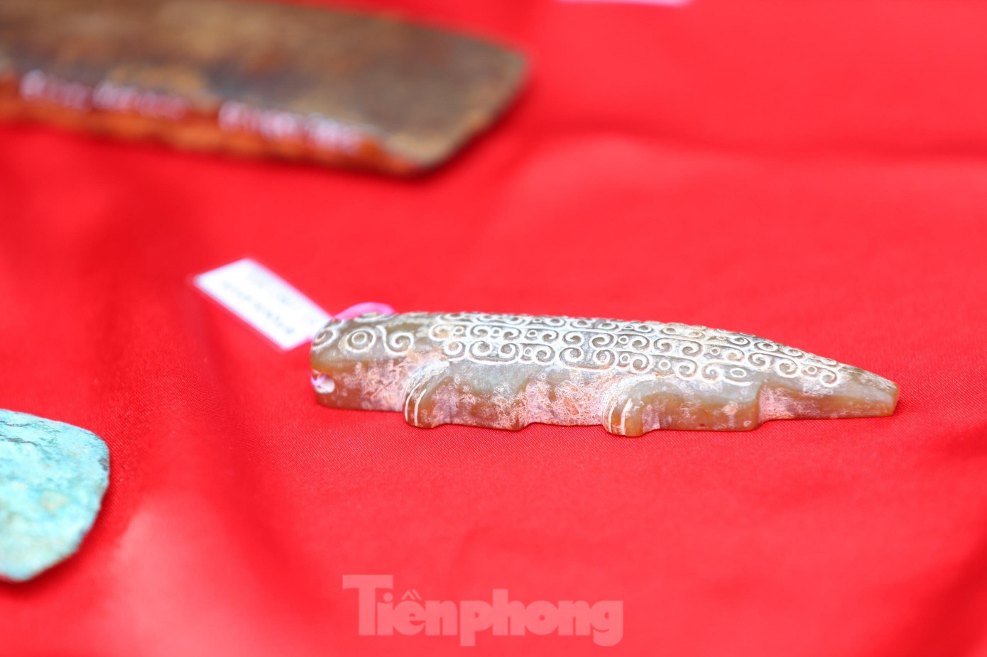 Sau khi tiếp nhận thông tin, Đại sứ quán Việt Nam tại Hoa Kỳ đã gửi Bộ Văn hóa Thể thao và Du lịch thông báo về việc FBI đề nghị trao trả một số cổ vật được xác định là có nguồn gốc Việt Nam. Ngày 6/5, Cục Hợp tác quốc tế (Bộ VHTTDL) gửi văn bản đến Đại sứ quán Việt Nam tại Hoa Kỳ và các cơ quan liên quan khẳng định việc Bộ VHTTDL tiếp nhận số cổ vật trên là đúng quy định và giao Bảo tàng Lịch sử quốc gia tiếp nhận số cổ vật trên. Ảnh: TRỌNG TÀI.