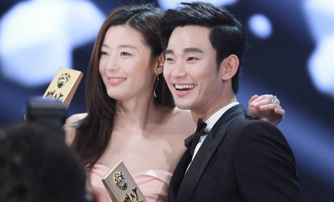 Jun Ji Hyun có cát-xê cao ngất ngưởng. Jun Ji Hyun có cát-xê cao ngất ngưởng.