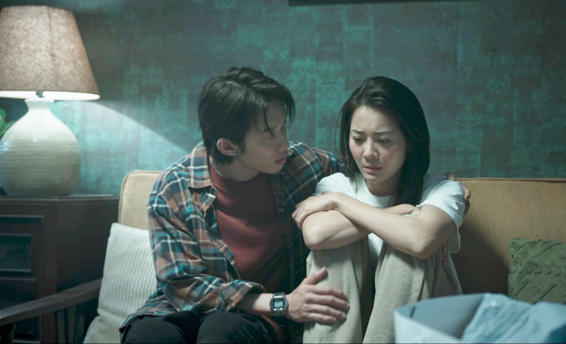 Dưới đáy hồ ra mắt đầu tháng 6, bất ngờ rút khỏi rạp chỉ sau một tháng công chiếu. Dưới đáy hồ ra mắt đầu tháng 6, bất ngờ rút khỏi rạp chỉ sau một tháng công chiếu.